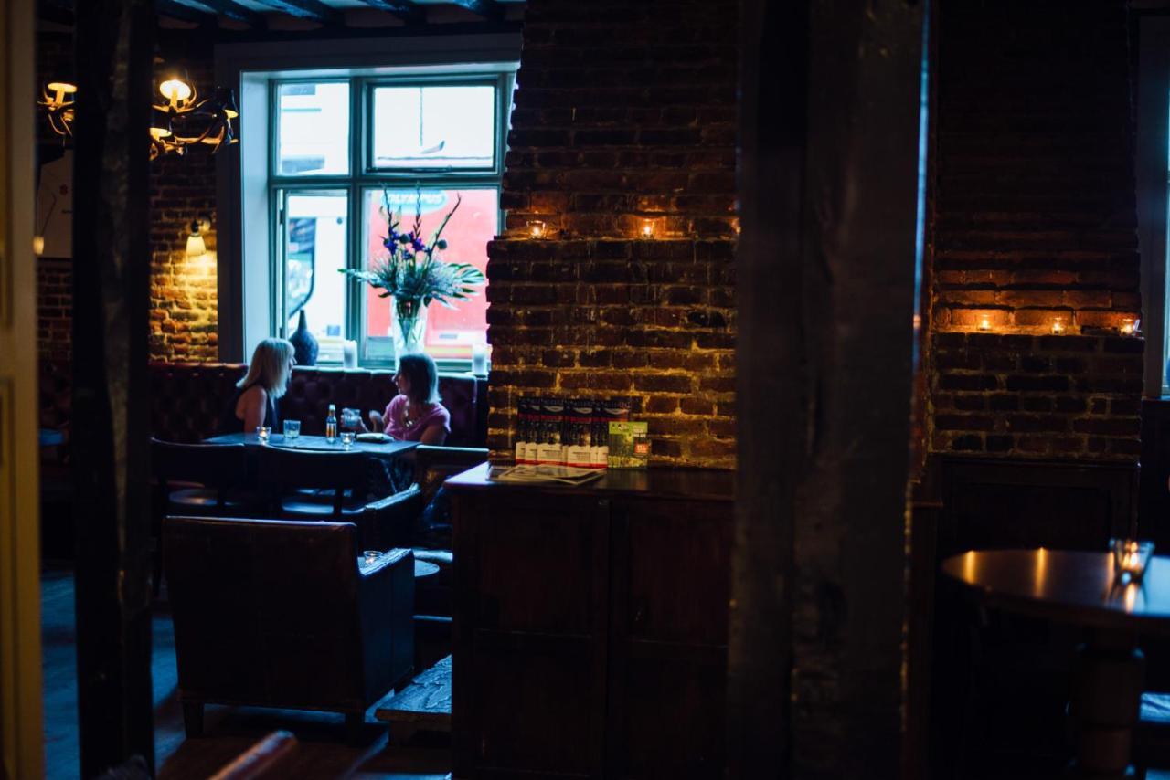Kings Arms Hotel Бъркхамстед Екстериор снимка